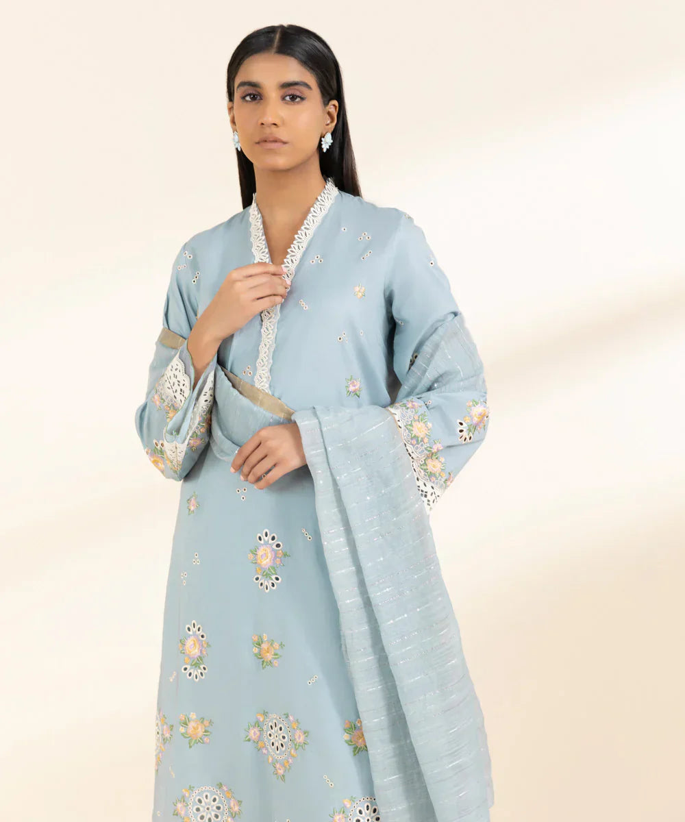 SAPPHIRE - 3PC LAWN EMBROIDERED SHIRT WITH MANAAR PRINTED DUPATTA AND TROUSER - HZG2070
