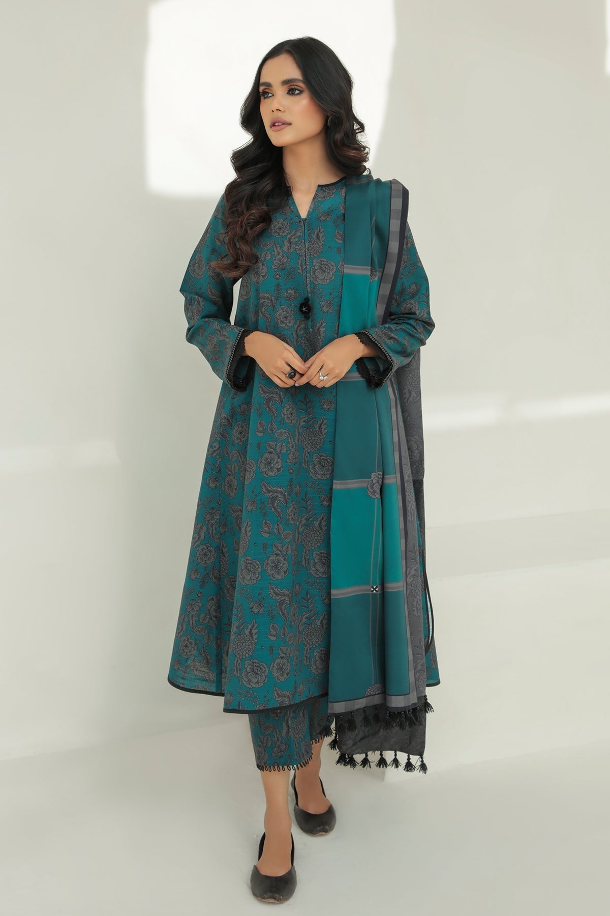 BAROQUE - 3PC KHADDAR PRINTED SHIRT WITH KHADDAR PRINTED DUAPTTA AND TROUSER - HZG010
