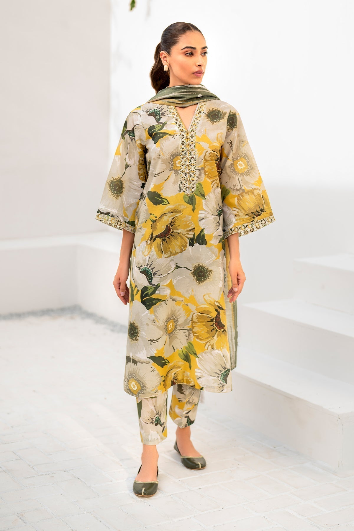 BAROQUE - 3PC KARANDI PRINTED SHIRT WITH KARANDI PRINTED DUAPTTA AND TROUSER - HZG1900