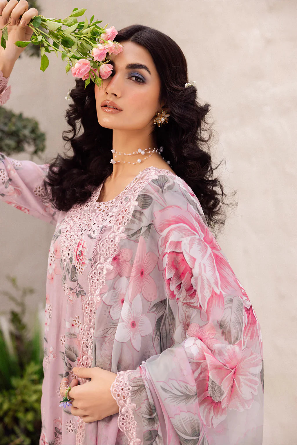 IZNIK - 3PC LAWN PRINTED SHIRT WITH CHIFFON PRINTED DUAPTTA AND TROUSER - HZG2201