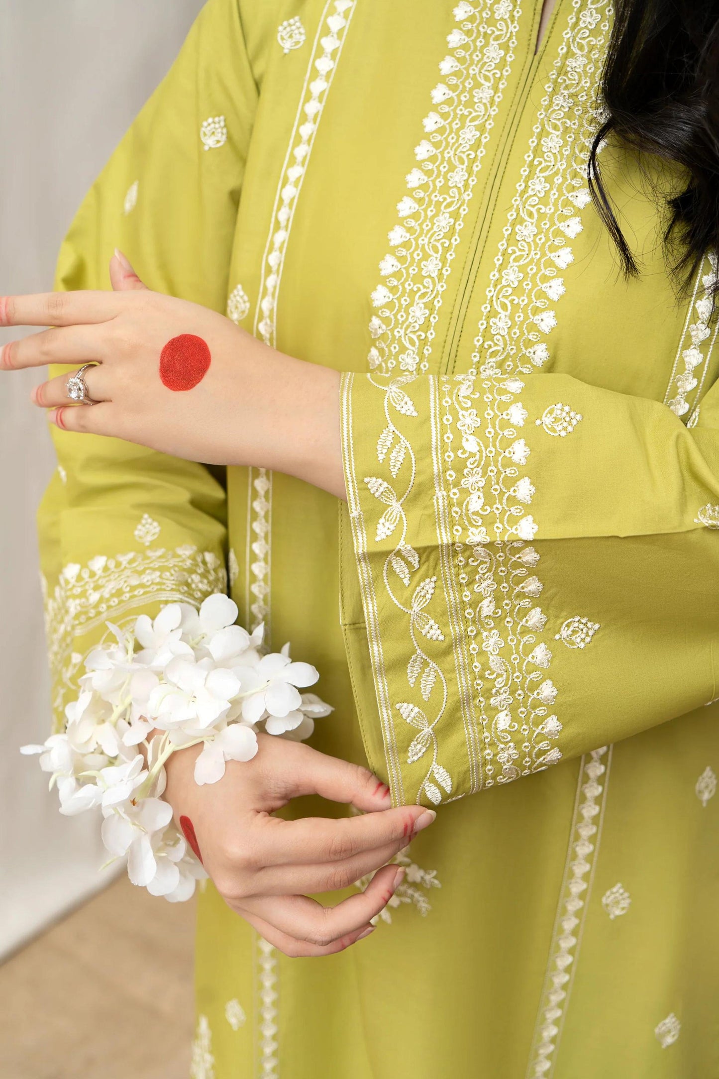 URGE - 3PC DHANAK EMBROIDERED SHIRT WITH TWILL PRINTED SHAWL AND EMBROIDERED TROUSER - HZG2357