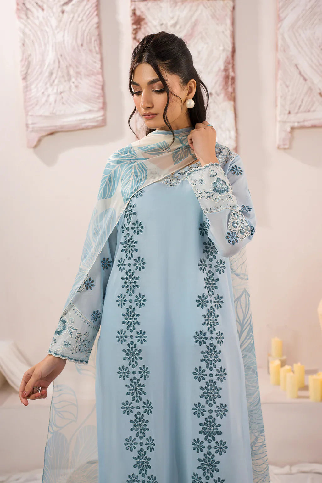 IZNIK - 3PC LAWN BORER EMBROIDERED SHIRT WITH CHIFFON PRINTED DUPATTA AND TROUSER - HZG2222
