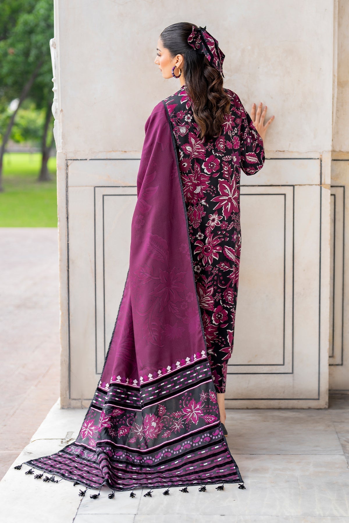 BAROQUE - 3PC KHADDAR PRINTED SHIRT WITH PRINTED DUPATTA AND TROUSER - HZG1864