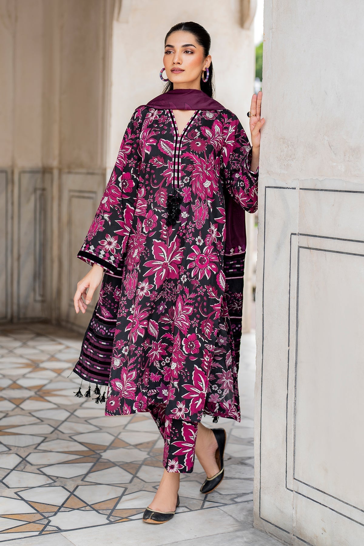 BAROQUE - 3PC KHADDAR PRINTED SHIRT WITH PRINTED DUPATTA AND TROUSER - HZG1864