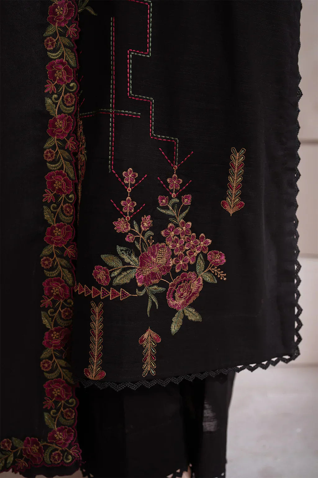 IZNIK - 3PC DHANAK EMBROIDERED SHIRT WITH CHIFFON EMBROIDERED DUPATTA AND TROUSER - HZG2041