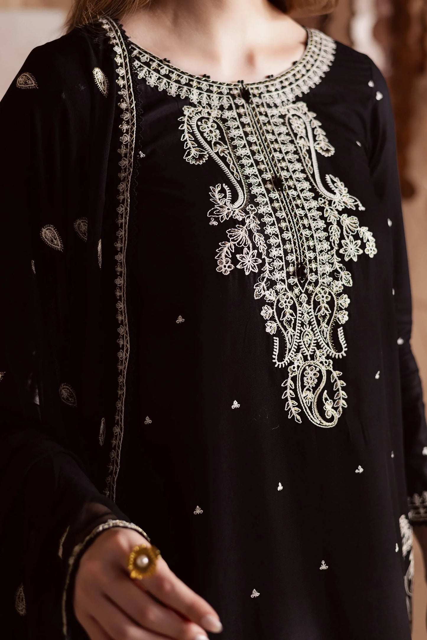 BATIK - 3PC DHANAK EMBROIDERED SHIRT WITH CHIFFON EMBROIDERED DUPATTA AND TROUSER - HZG2335