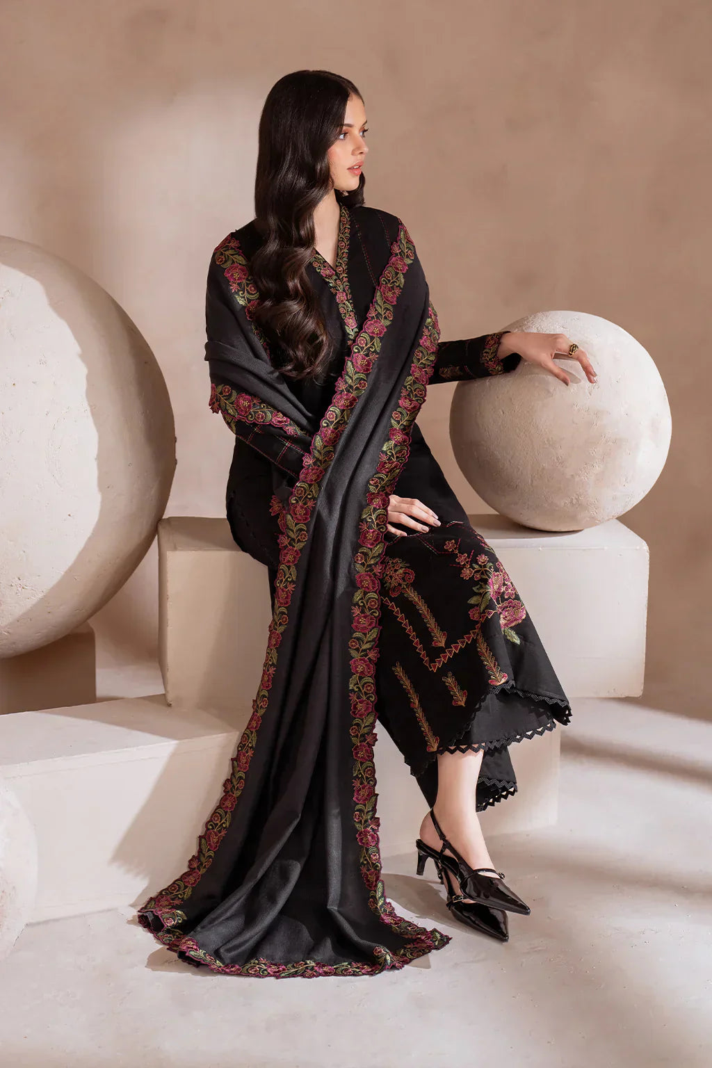 IZNIK - 3PC DHANAK EMBROIDERED SHIRT WITH CHIFFON EMBROIDERED DUPATTA AND TROUSER - HZG2041