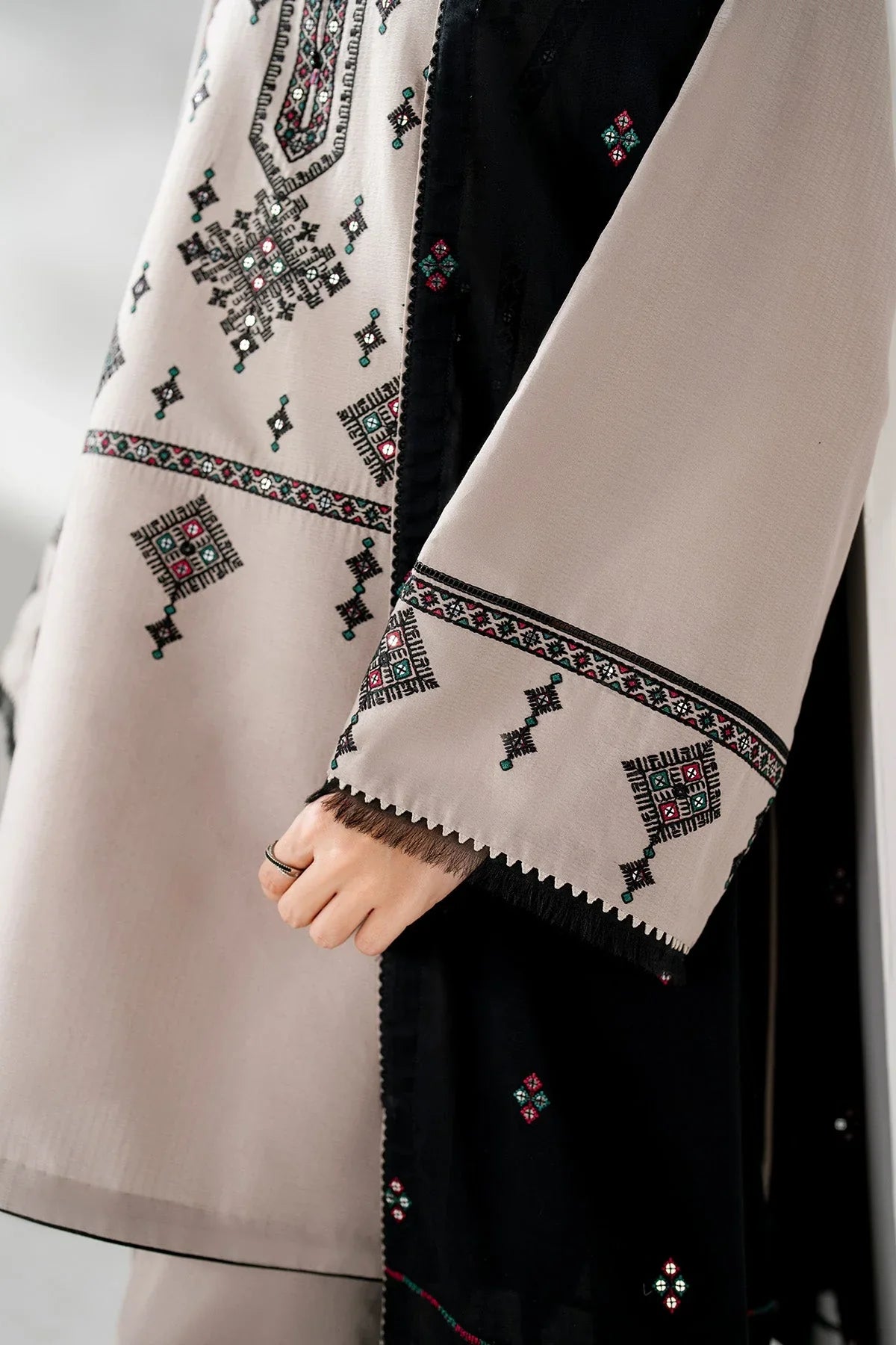 JAZMIN - 3PC DHANAK EMBROIDERED SHIRT WITH CHIFFON EMBROIDERED DUPATTA AND TROUSER - HZU2490