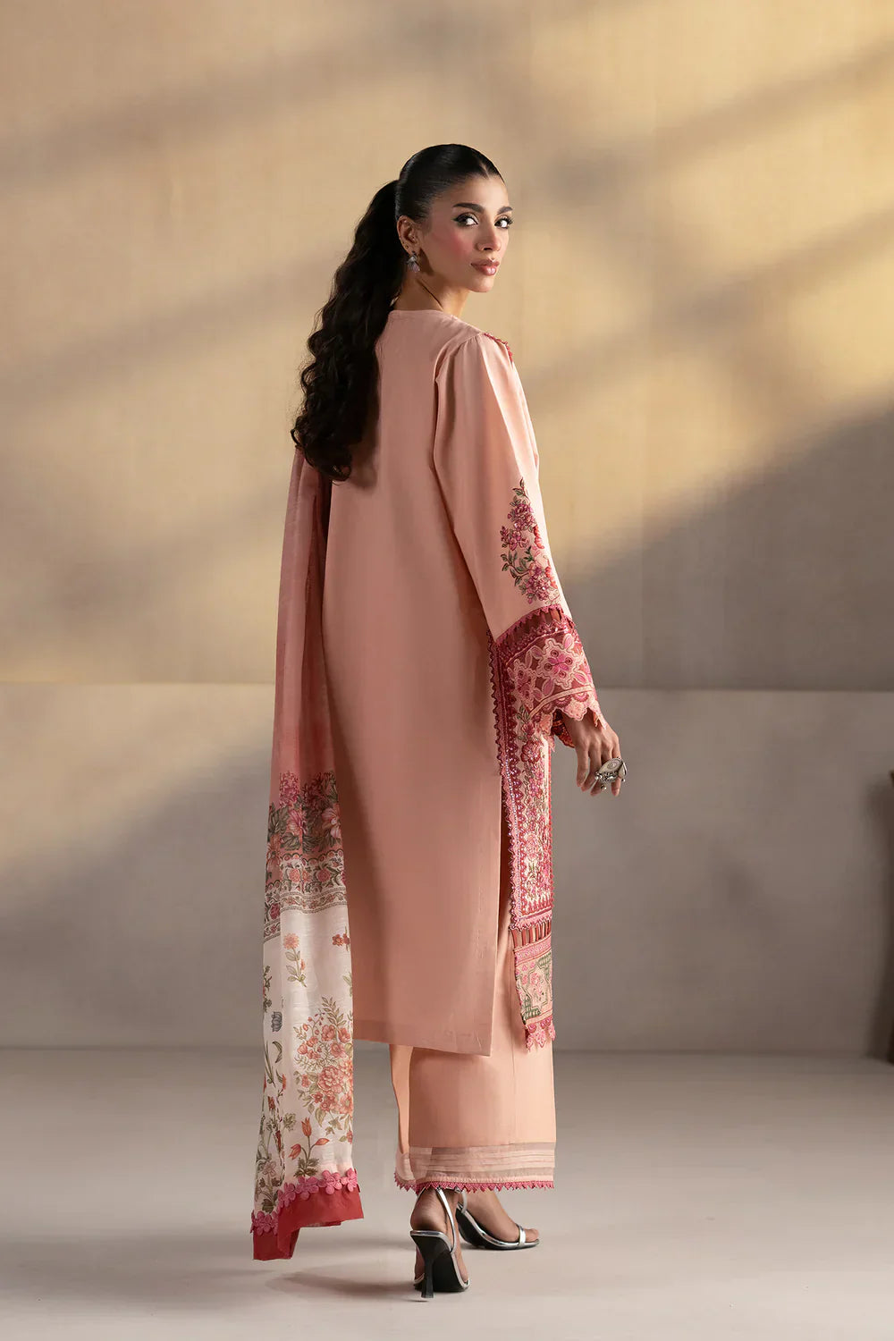 ETHNC - 3PC LAWN EMBROIDERED SHIRT WITH MANAAR PRINTED DUPATTA AND TROUSER - HZG2195