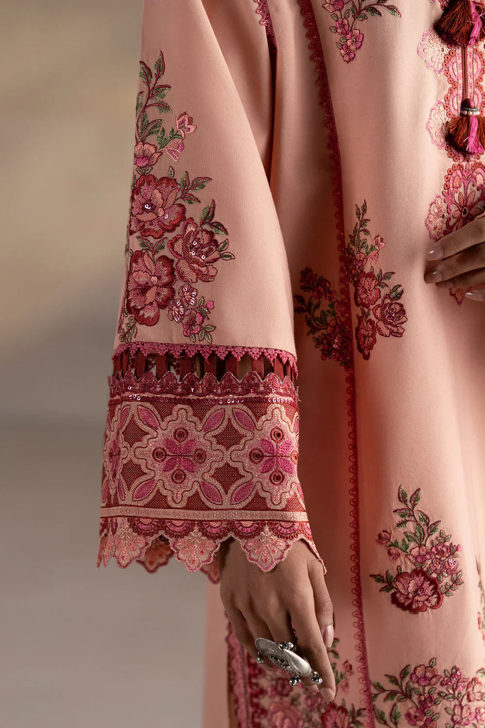 ETHNC - 3PC LAWN EMBROIDERED SHIRT WITH MANAAR PRINTED DUPATTA AND TROUSER - HZG2195