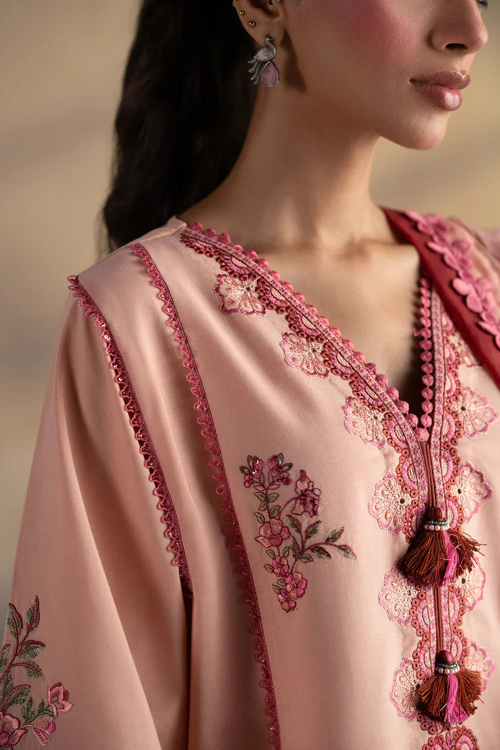 ETHNC - 3PC LAWN EMBROIDERED SHIRT WITH MANAAR PRINTED DUPATTA AND TROUSER - HZG2195