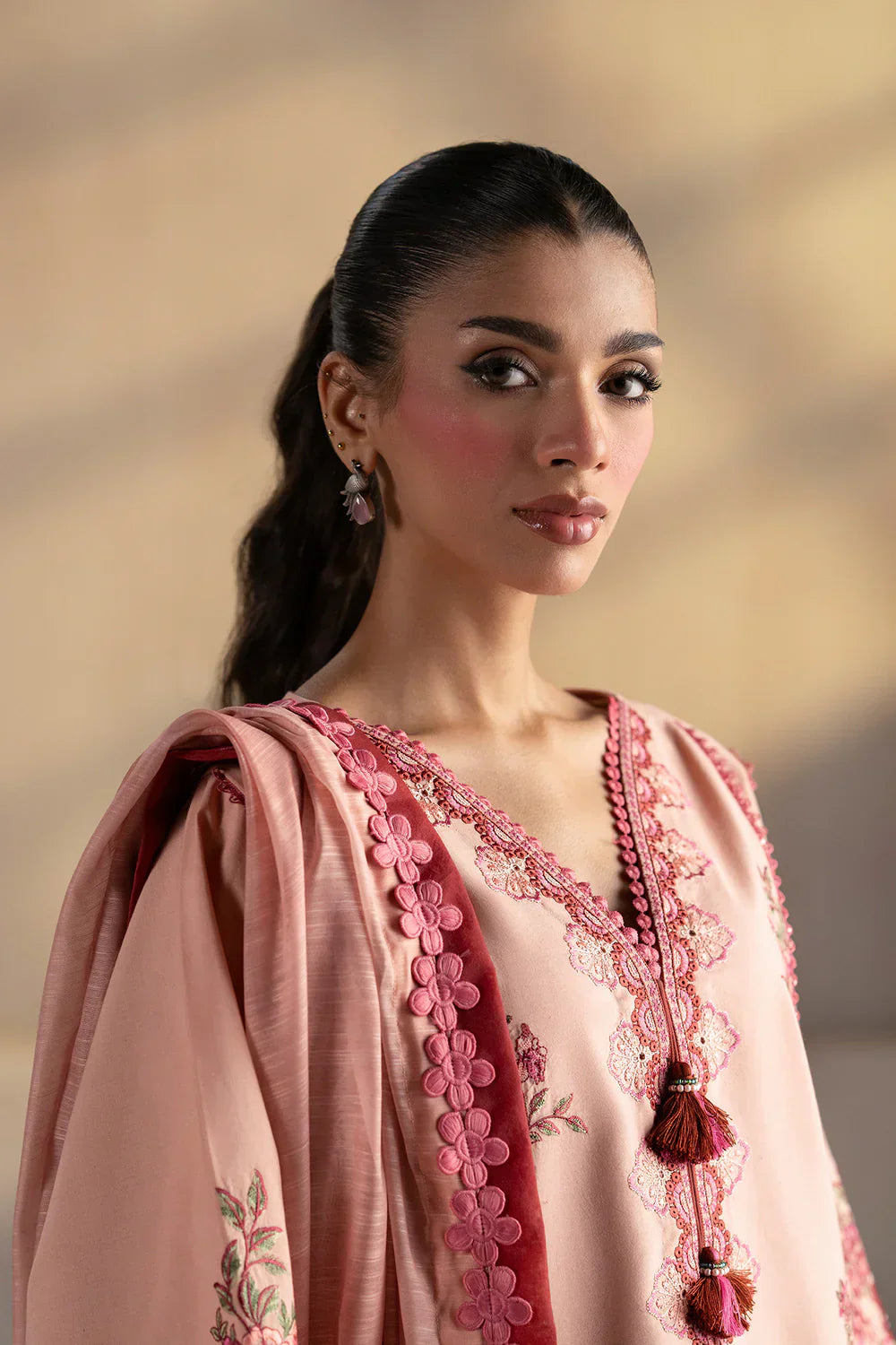 ETHNC - 3PC LAWN EMBROIDERED SHIRT WITH MANAAR PRINTED DUPATTA AND TROUSER - HZG2195
