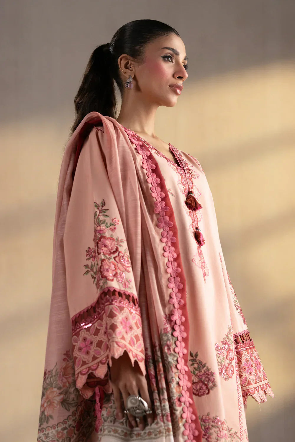 ETHNC - 3PC LAWN EMBROIDERED SHIRT WITH MANAAR PRINTED DUPATTA AND TROUSER - HZG2195