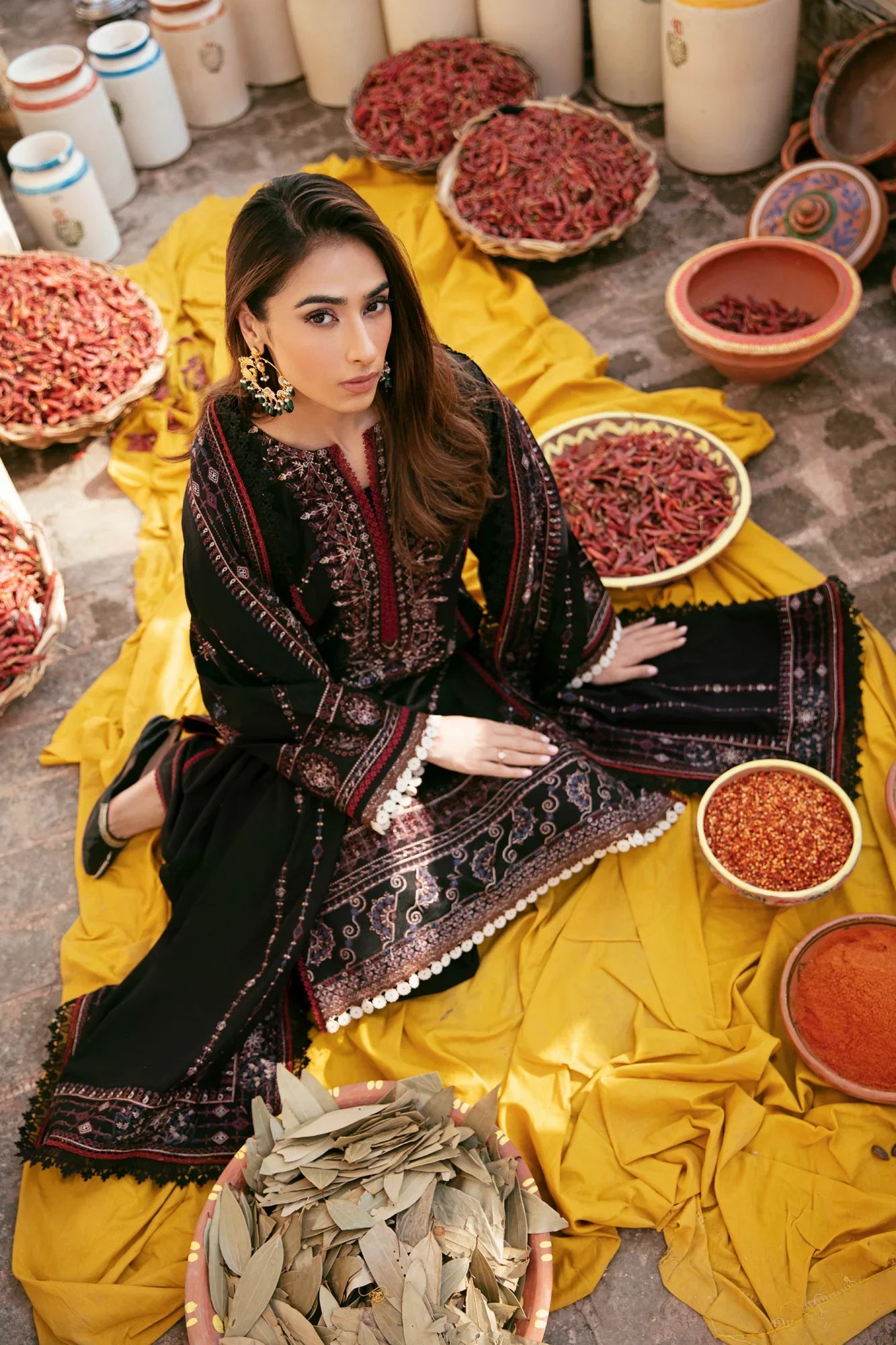 QALAMKAR - 3PC DHANAK EMBROIDERED SHIRT WITH CHIFFON EMBROIDERED DUPATTA AND TROUSER - HZG2334