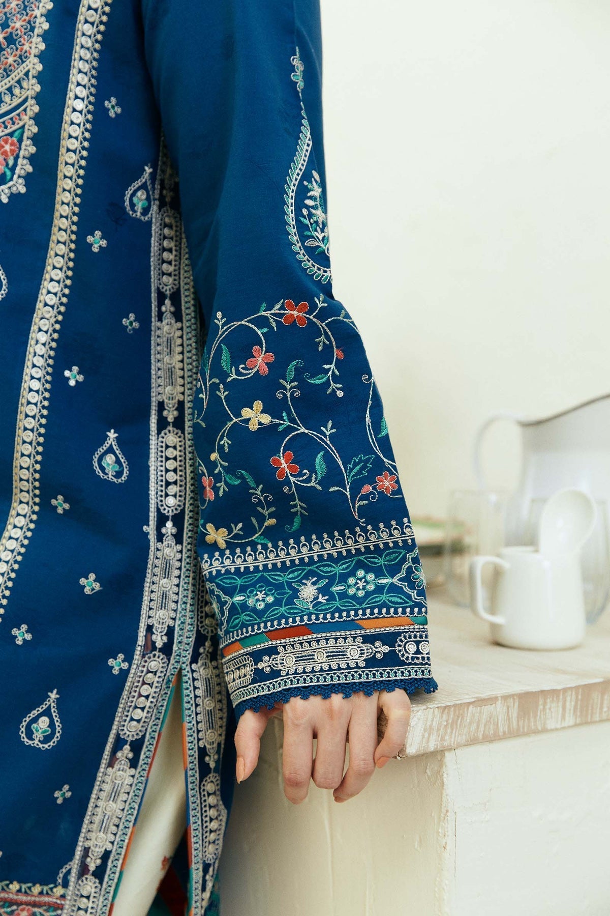 ZARA SHAH JAHAN - 3PC DHANAK EMBROIDERED SHIRT WITH TWILL PRINTED SHAWL AND TROUSER - HZG2348