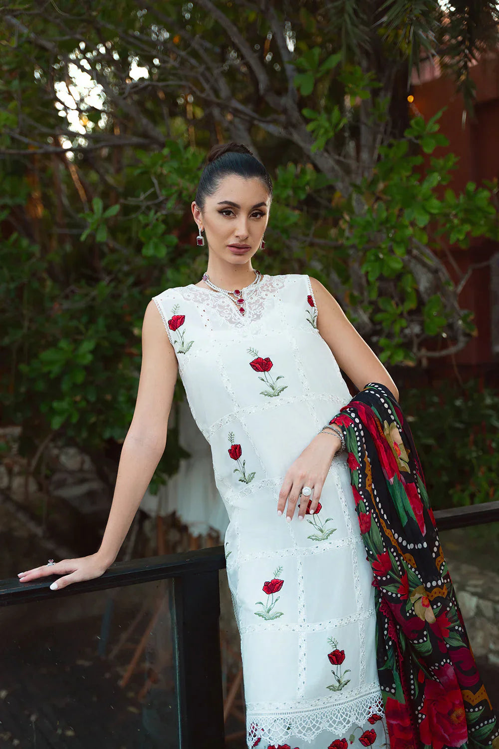 SAIRA RIZWAN - 3PC LAWN EMBROIDERED SHIRT WITH MANAAR PRINTED DUPATTA AND TROUSER - HZG1704
