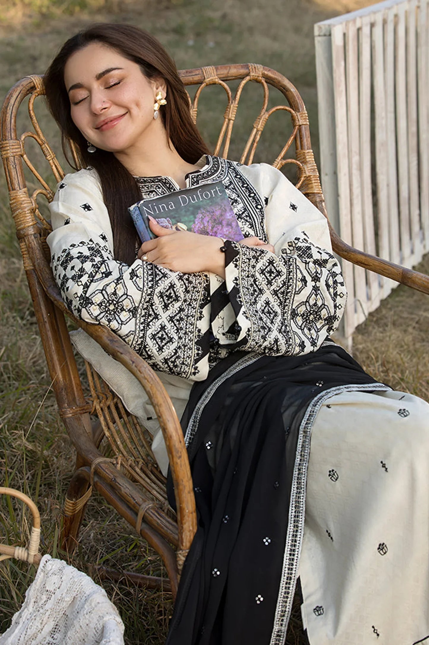 QALAMKAR - 3PC LAWN EMBROIDERED SHIRT WITH CHIFFON EMBROIDERED DUPATTA AND TROUSER - HZG2230