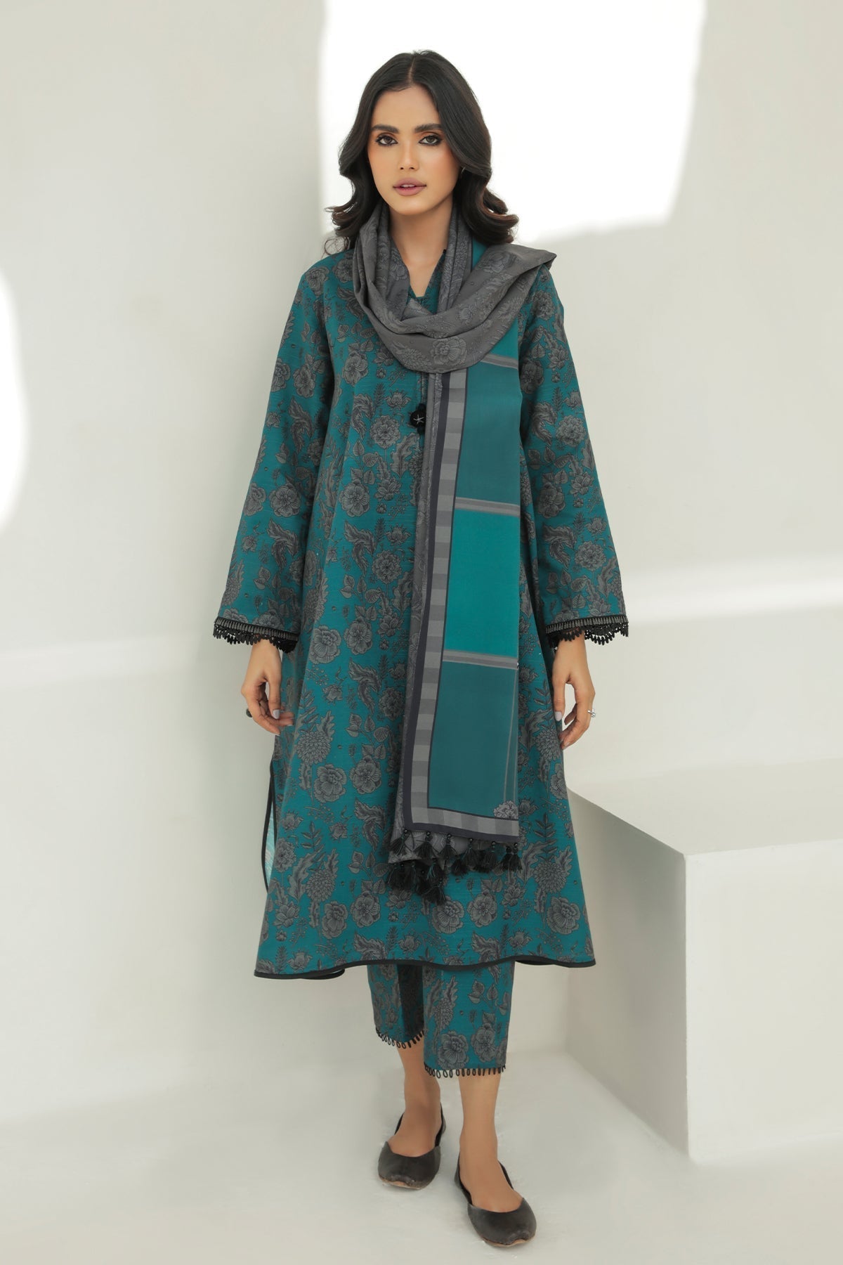 BAROQUE - 3PC KHADDAR PRINTED SHIRT WITH KHADDAR PRINTED DUAPTTA AND TROUSER - HZG010
