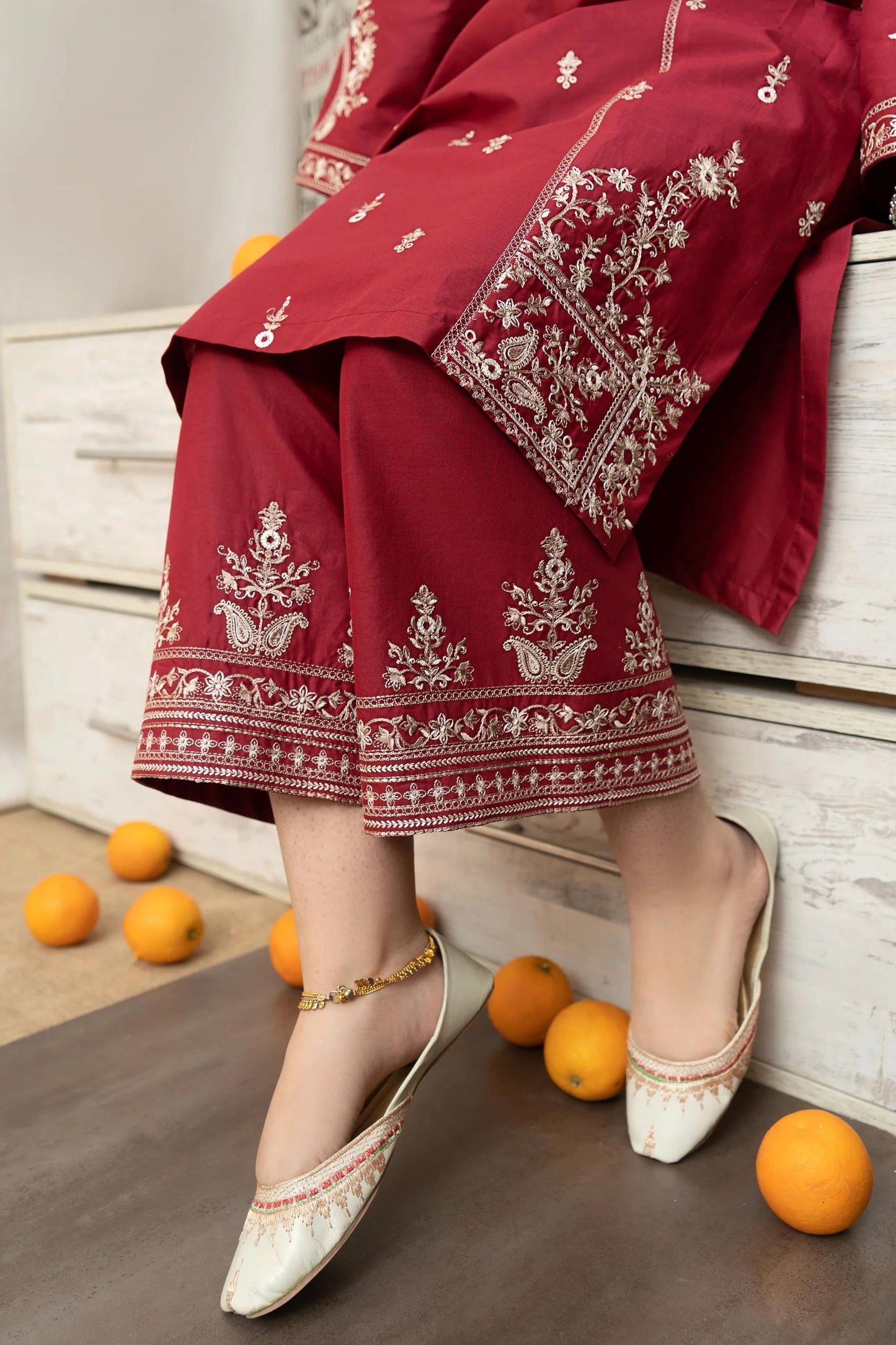 URGE - 3PC LAWN EMBROIDERED SHIRT WITH MANAAR PRINTED DUPATTA AND EMBROIDERED TROUSER - HZG1595