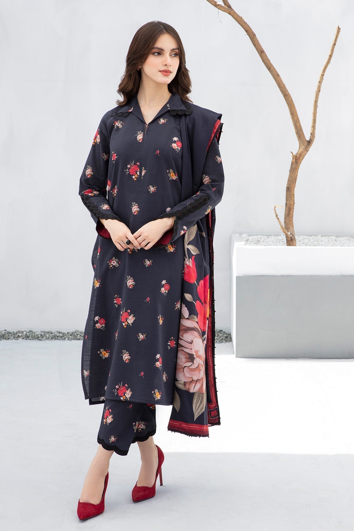 BAROQUE - 3PC KHADDAR PRINTED SHIRT WITH KHADDAR PRINTED DUAPTTA AND TROUSER - HZG1371