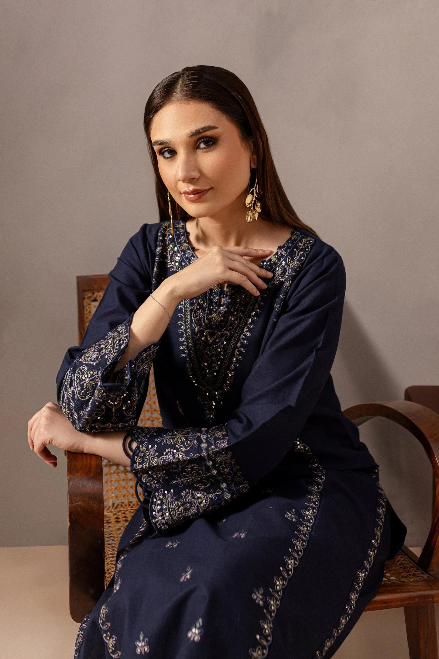 BATIK - 2PC LAWN EMBROIDERED SHIRT AND EMBROIDERED TROUSER - HZG2142