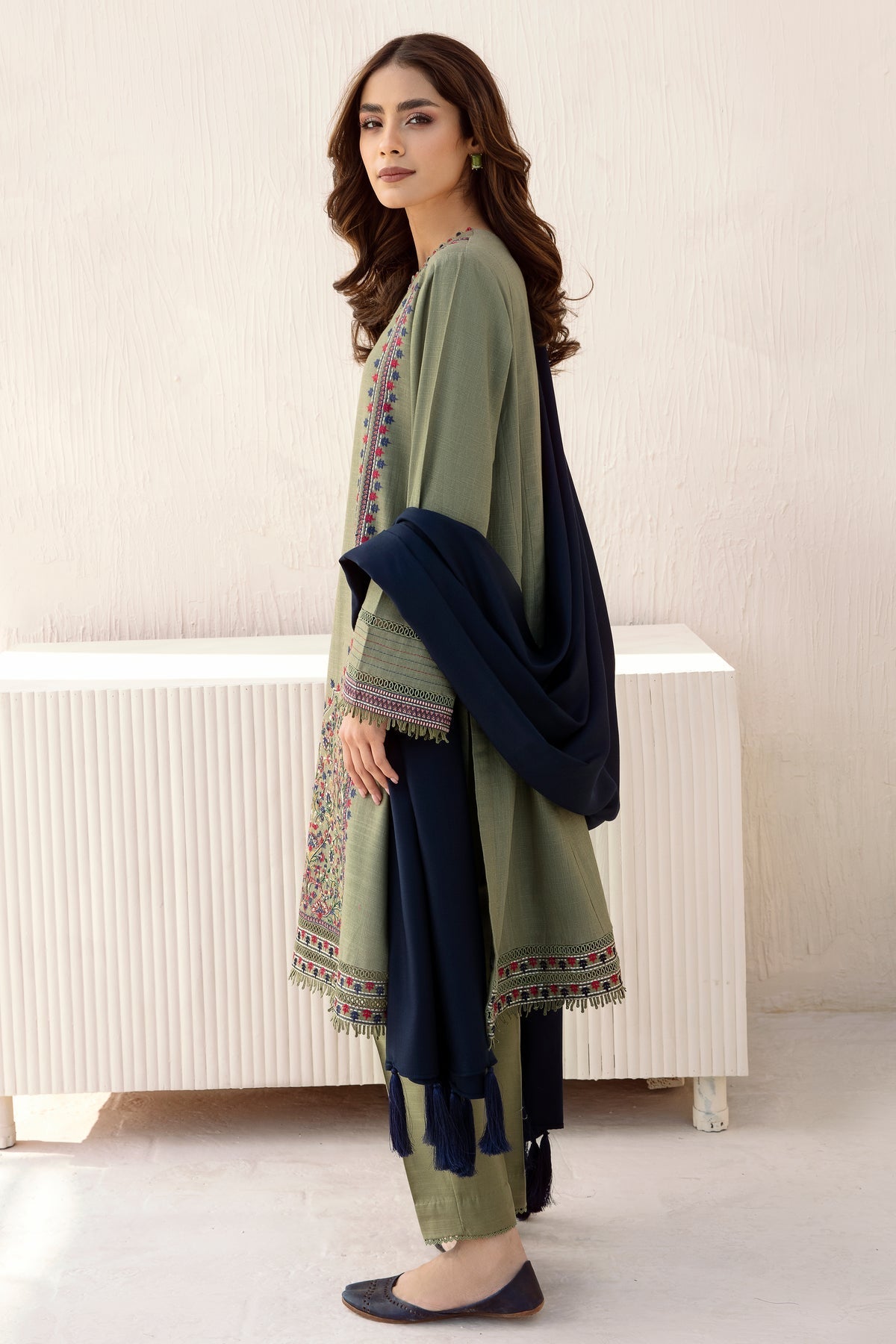 JAZMIN - 3PC SLUB DHANAK EMBROIDERED SHIRT WITH DHANAK SHAWL AND TROUSER - HZ1291