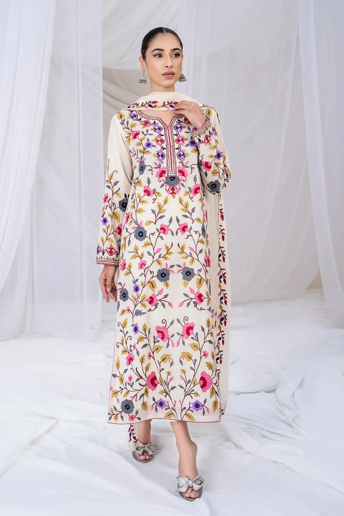 BATIK - 3PC DHANAK EMBROIDERED SHIRT WITH CHIFFON EMBROIDERED DUPATTA AND TROUSER - HZG3116