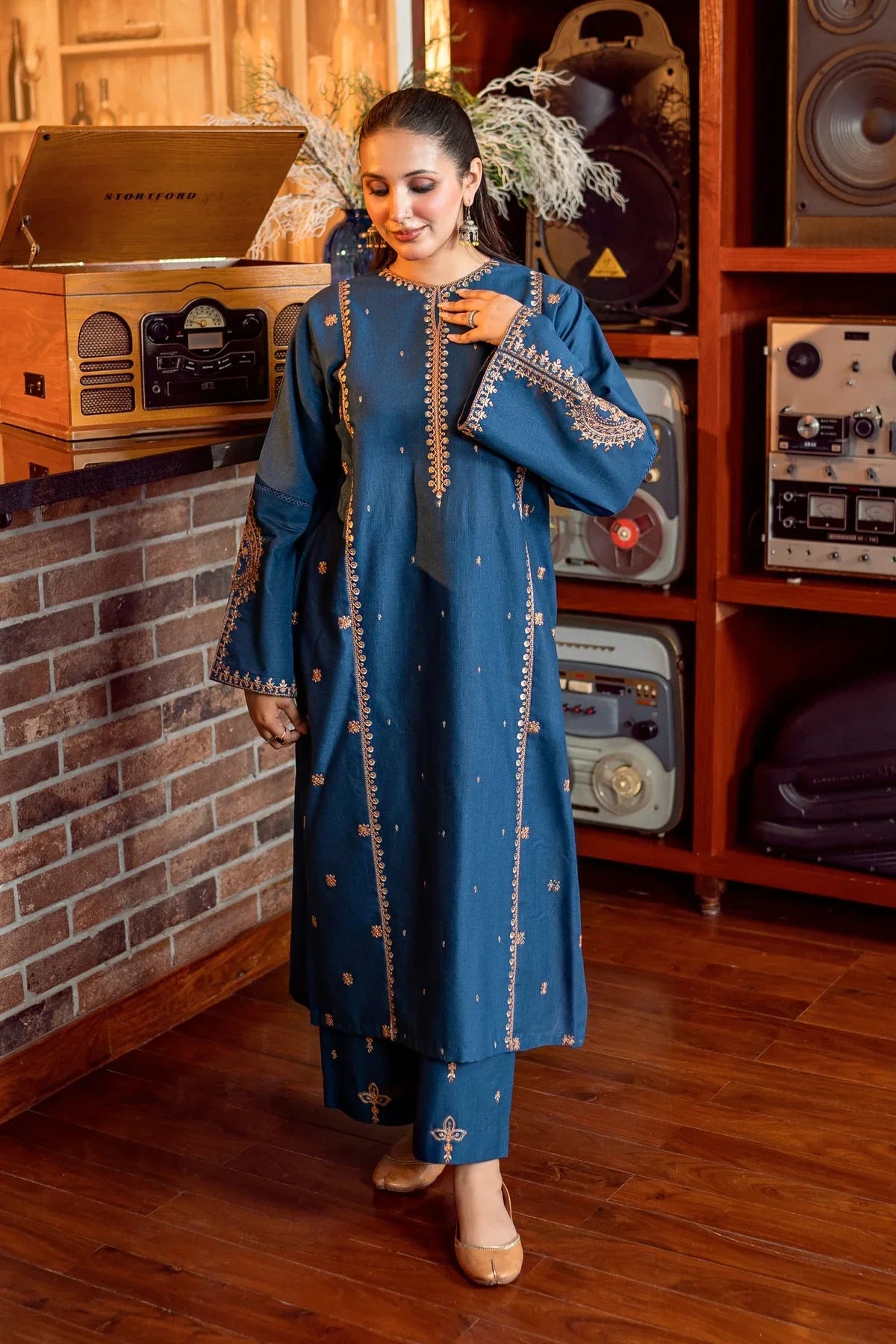 URGE - 2PC DHANAK EMBROIDERED SHIRT AND EMBROIDERED TROUSER - HZU2485