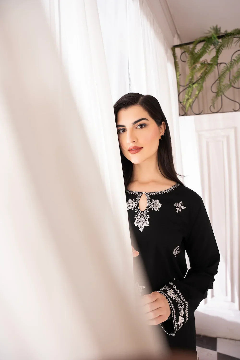 BATIK - 3PC LAWN EMBROIDERED SHIRT WITH CHIFFON DUPATTA AND TROUSER - HZG2081