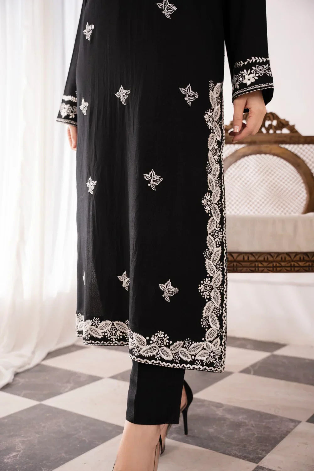 BATIK - 3PC LAWN EMBROIDERED SHIRT WITH CHIFFON DUPATTA AND TROUSER - HZG2081