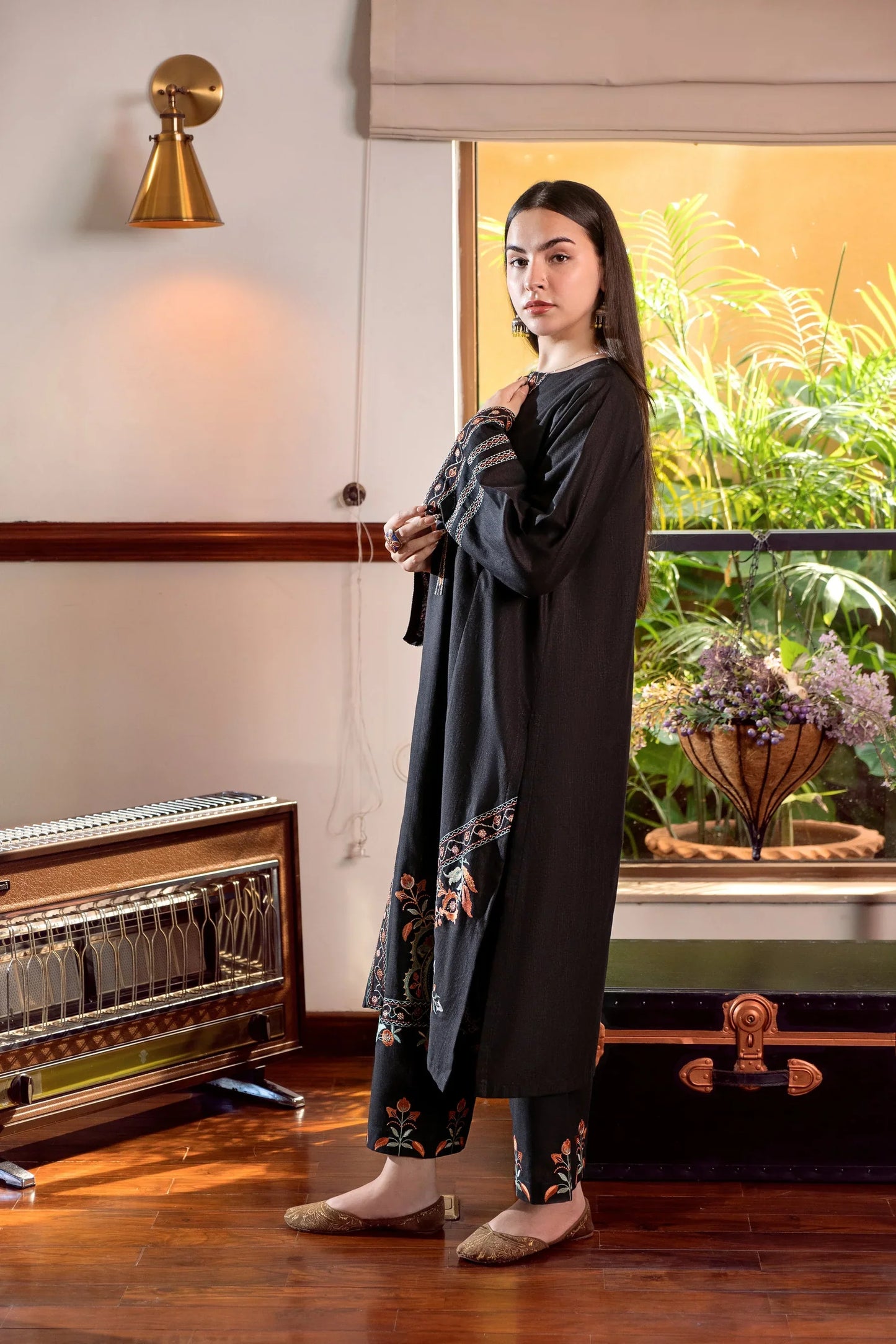 URGE - 2PC DHANAK EMBROIDERED SHIRT AND EMBROIDERED TROUSER - HZU2482