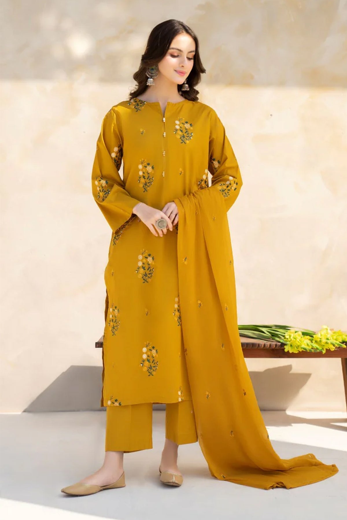 BAROQUE - 3PC DHANAK EMBROIDERED SHIRT WITH CHIFFON EMBROIDERED DUPATTA AND TROUSER - HZG2362