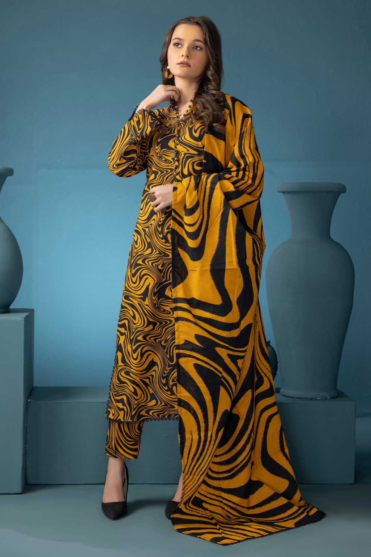 MARIA B - 3PC KHADDAR PRINTED SHIRT WITH KHADDAR PRINTED DUPATTA AND TROUSER - HZG1430