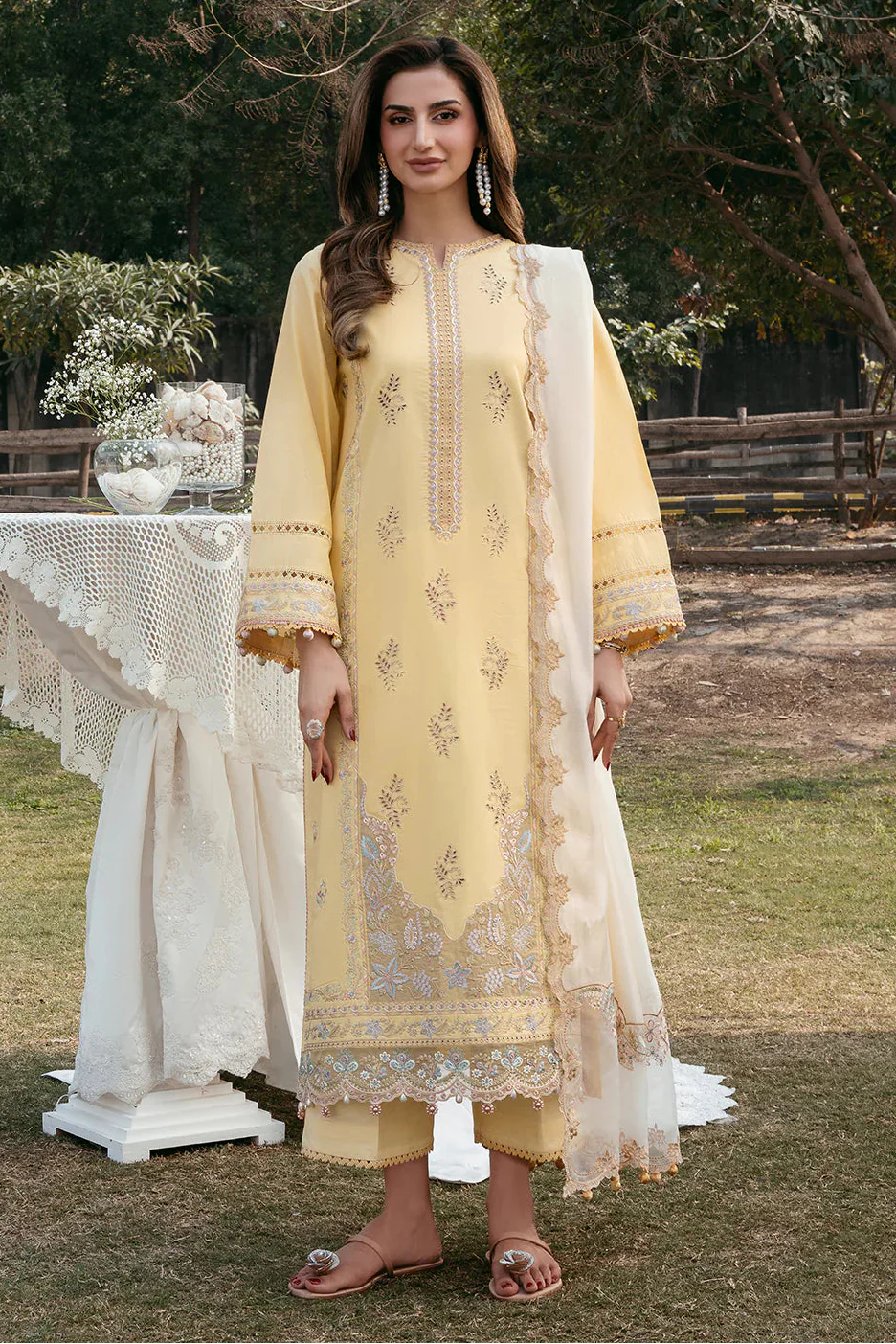 IZEL - 3PC LAWN EMBROIDERED SHIRT WITH KHADDI NET EMBROIDERED DUPATTA AND TROUSER - HZG2805
