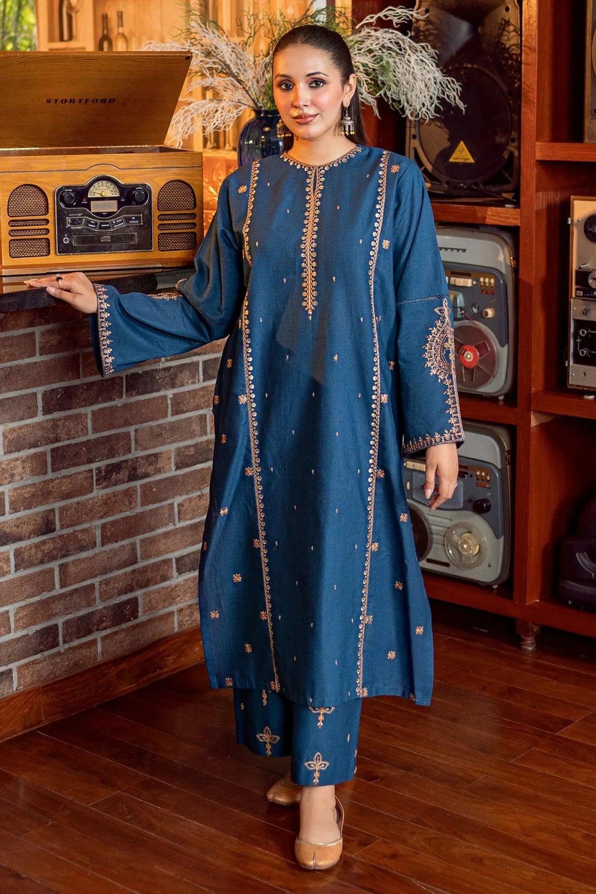 URGE - 2PC DHANAK EMBROIDERED SHIRT AND EMBROIDERED TROUSER - HZU2485