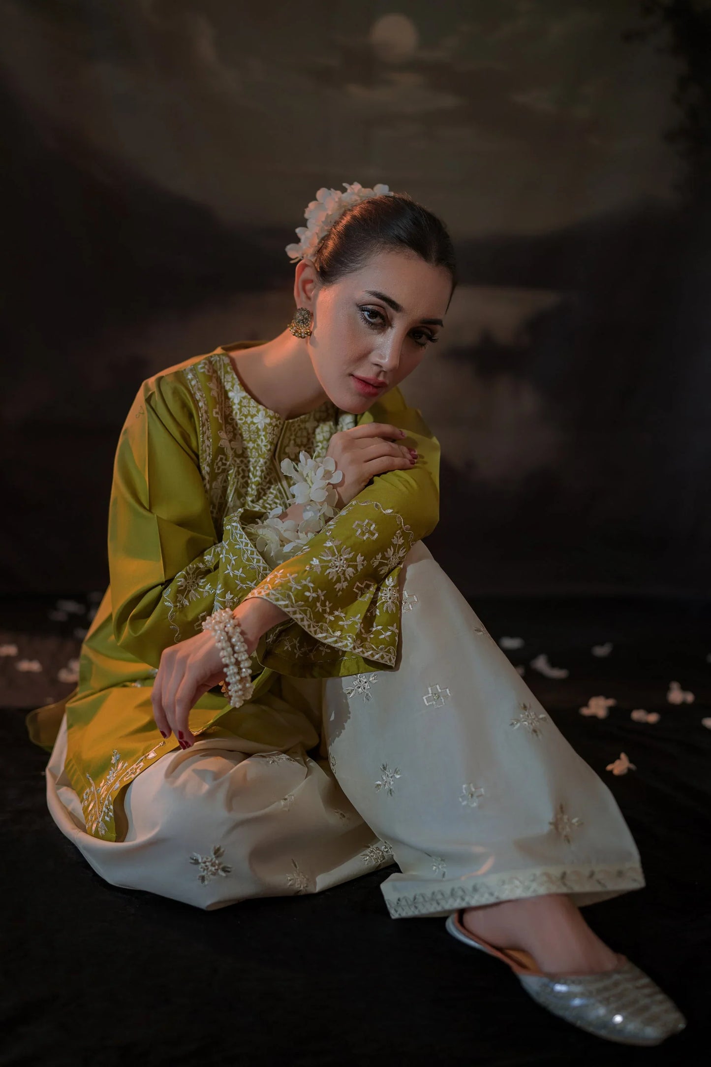 URGE - 2PC LAWN EMBROIDERED SHIRT AND EMBROIDERED TROUSER - HZG2143