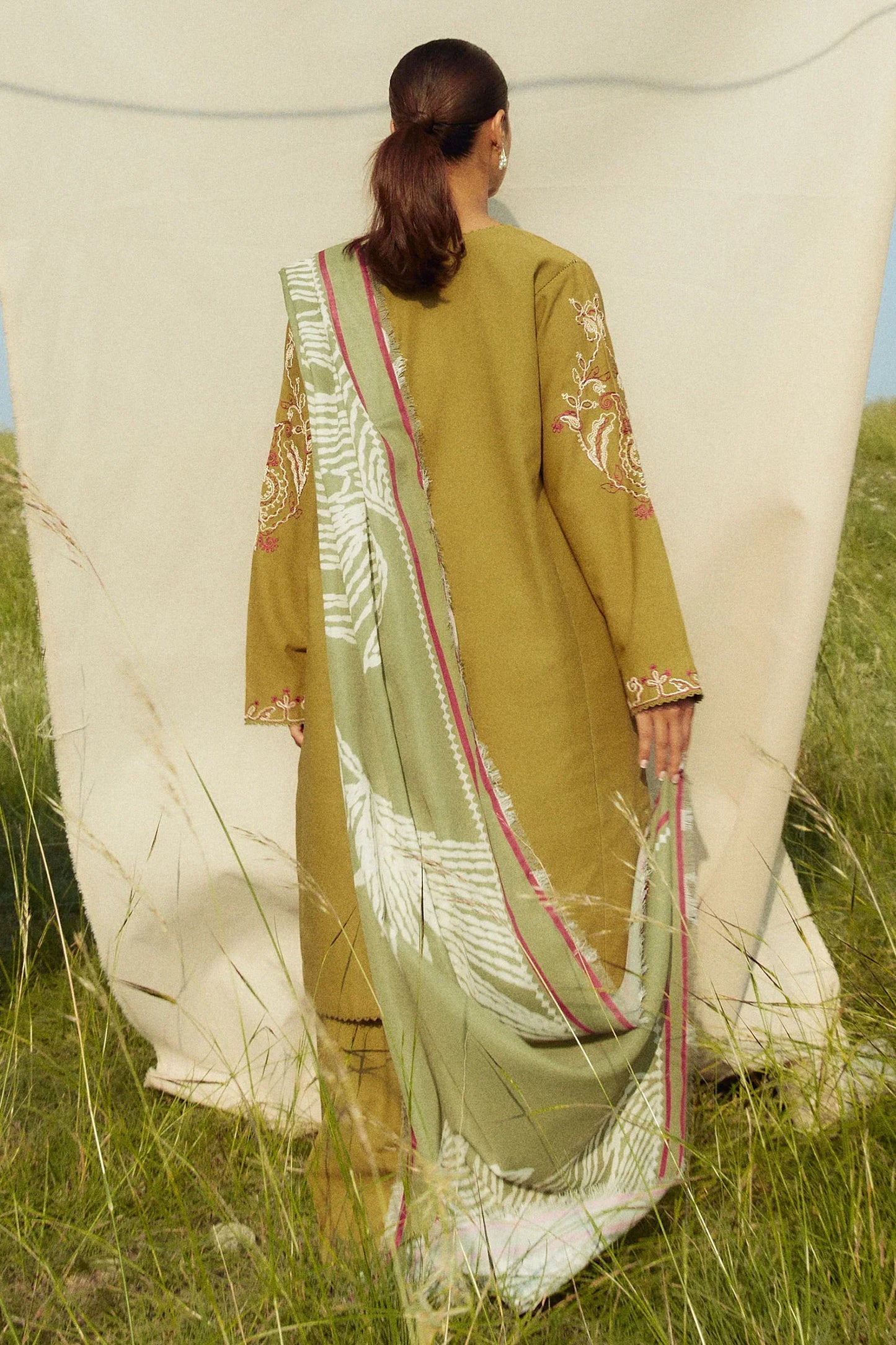 ZARA SHAHJAHAN - 3PC DHANAK EMBROIDERED SHIRT WITH TWILL PRINTED SHAWL AND TROUSER - HZG1889