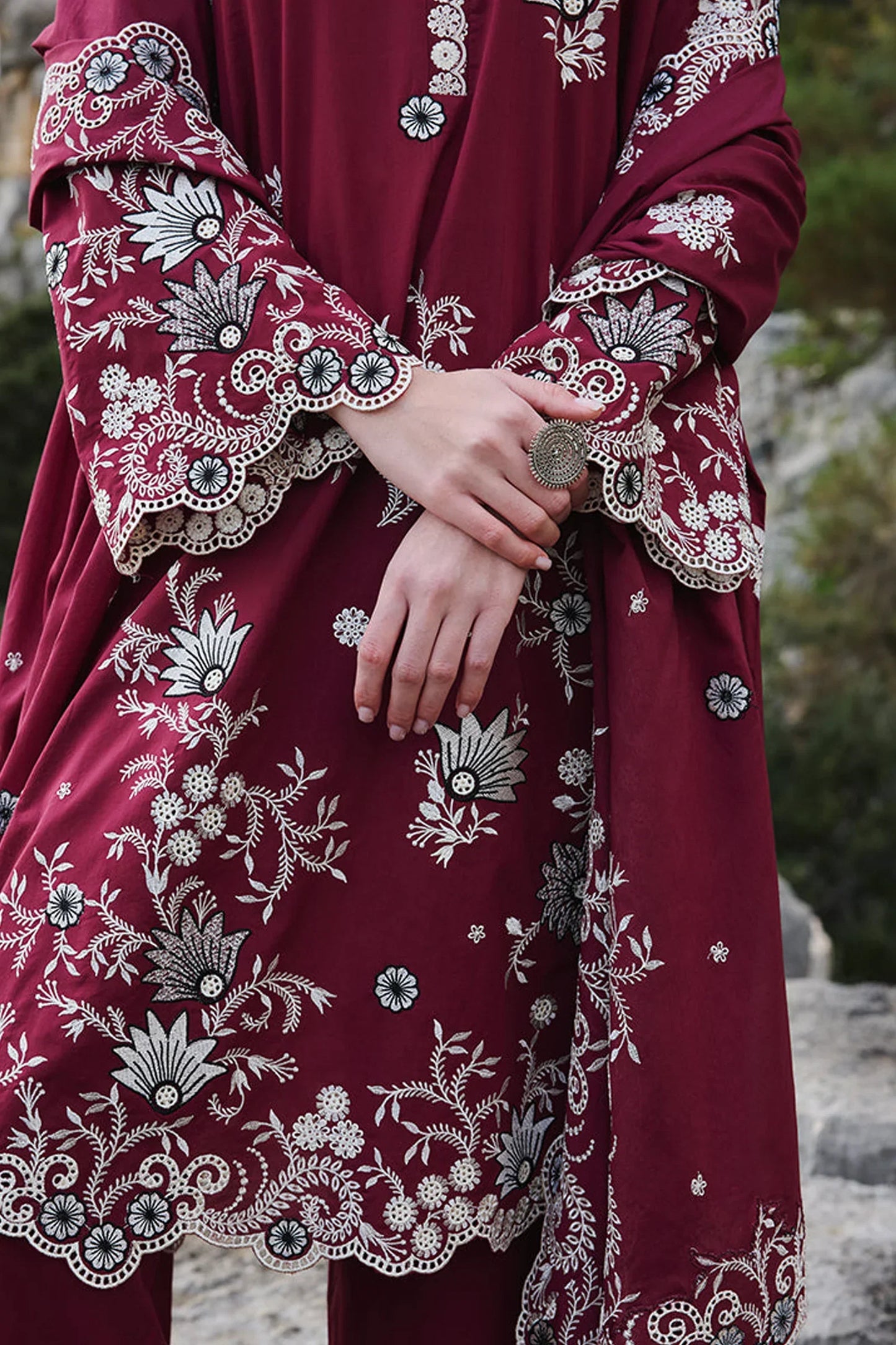 IMAGE - 3PC LAWN EMBROIDERED SHIRT WITH MANAAR EMBROIDERED DUPATTA AND TROUSER - HZG2165